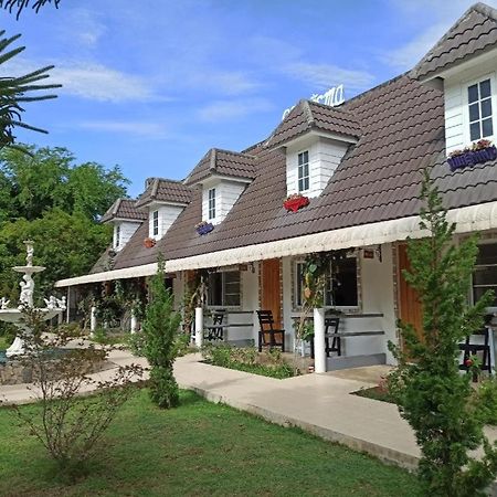 Charisma Resort Suan Phueng Exteriör bild