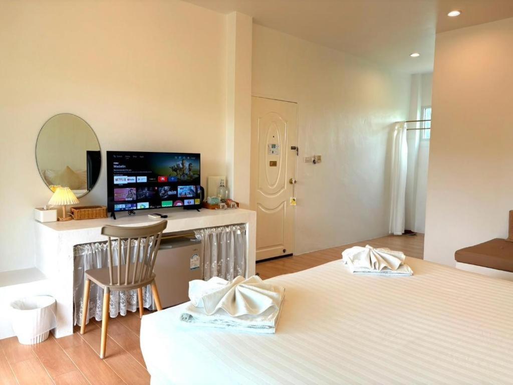 Charisma Resort Suan Phueng Exteriör bild