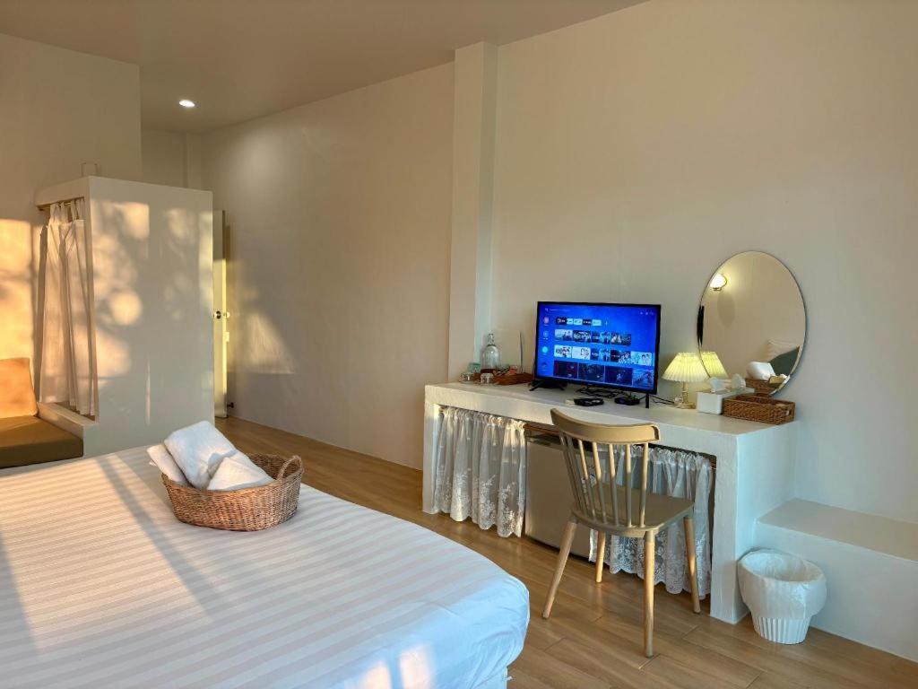Charisma Resort Suan Phueng Exteriör bild